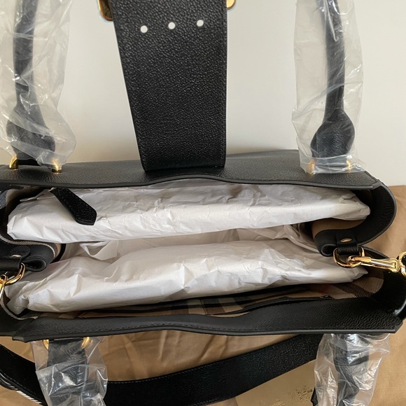 BURBERRY Grain Calfskin Medium Buckle Tote Black - Picture 11 of 14